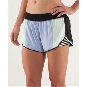 Lululemon pump it up shorts, size 6